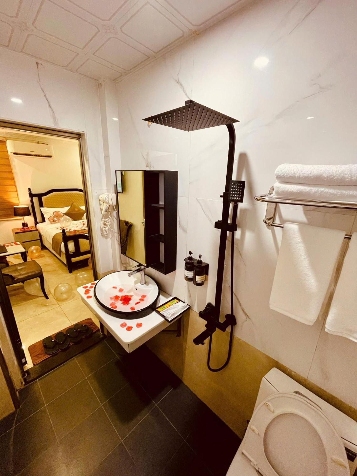 Nam Cuong X Hotel